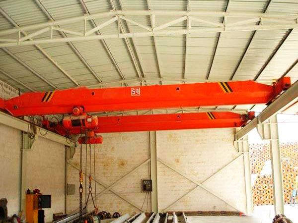 電動(dòng)單梁橋式起重機(jī)軌道選擇技巧